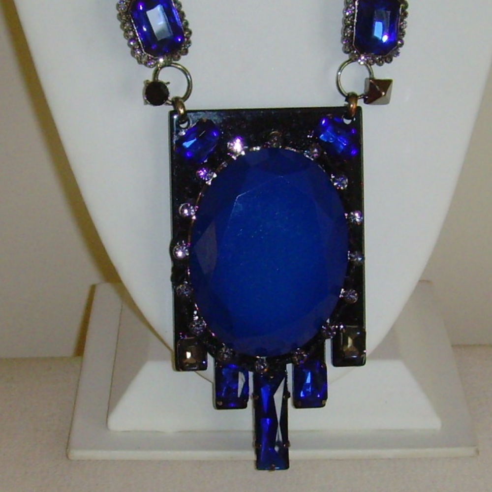 Royal Blue Lucite Oval Pendant Necklace